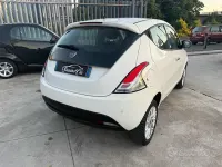 Usata Lancia Ypsilon 84 CV (61 kW) 2013 Bianco Utilitaria