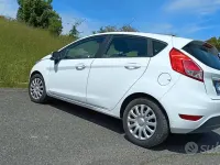 Usata Ford Fiesta 82 CV (60 kW) 2017 Bianco Utilitaria