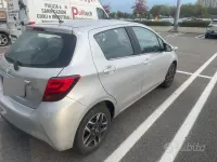 Usata Toyota Yaris 69 CV (50 kW) 2015 Grigio Utilitaria