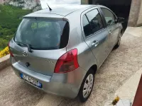 Usata Toyota Yaris 90 CV (66 kW) 2006 Grigio Utilitaria