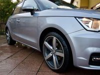 Usata Audi A1 Sportback Ambiente 90 CV (66 kW) 2015 Argento Utilitaria