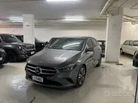 Usata Mercedes B200 150 CV (110 kW) 2022 Grigio Utilitaria