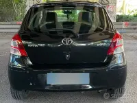 Usata Toyota Yaris 90 CV (66 kW) 2010 Nero Utilitaria