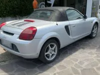 Usata Toyota MR2 140 CV (102 kW) 2001 Grigio Cabrio