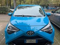 Usata Toyota Aygo 72 CV (52 kW) 2018 Blu Utilitaria