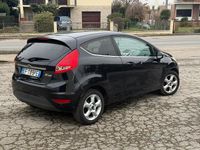 Usata Ford Fiesta 60 CV (44 kW) 2011 Nero Berlina