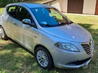 Usata Lancia Ypsilon Platinum 95 CV (69 kW) 2014 Argento Utilitaria