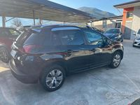 Usata Peugeot 2008 Active 100 CV (73 kW) 2017 Nero SUV