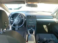 Usata Audi A4 130 CV (95 kW) 2004 Grigio Berlina