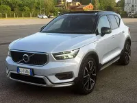 Usata Volvo XC40 R-Design 179 CV (131 kW) 2022 Grigio SUV