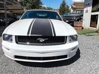 Usata Ford Mustang 229 CV (168 kW) 2006 Bianco Cabrio