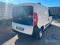 Usata Fiat Doblò 130 CV (95 kW) 2022 Bianco Monovolume