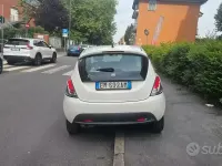 Usata Lancia Ypsilon 69 CV (50 kW) 2013 Bianco Utilitaria