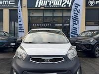 Usata Kia Picanto Style 69 CV (50 kW) 2011 Bianco Utilitaria