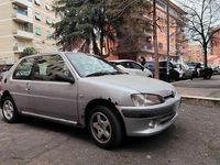 Usata Peugeot 106 Quiksilver 67 CV (49 kW) 2000 Argento Utilitaria