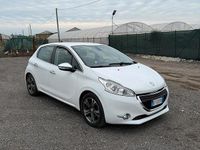 Usata Peugeot 208 82 CV (60 kW) 2014 Bianco Utilitaria