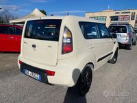 Usata Kia Soul Active 128 CV (94 kW) 2011 Beige SUV