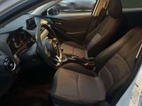 Usata Mazda 2 Evolve 105 CV (77 kW) 2018 Bianco Berlina