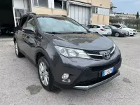 Usata Toyota RAV4 Lounge 124 CV (91 kW) 2014 Grigio SUV
