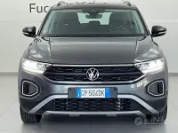 Usata VW T-Roc Life 116 CV (85 kW) 2023 Grigio SUV