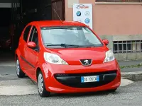 Usata Peugeot 107 68 CV (50 kW) 2006 Rosso Utilitaria