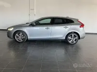Usata Volvo V40 Business Edition 149 CV (109 kW) 2019 Grigio Berlina