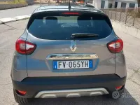 Usata Renault Captur 110 CV (80 kW) 2019 Grigio SUV