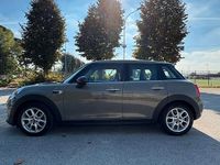 Usata Mini ONE 102 CV (75 kW) 2019 Verde Utilitaria