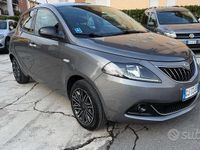 Usata Lancia Ypsilon Silver 69 CV (50 kW) 2022 Grigio Utilitaria