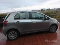 Usata Toyota Yaris 90 CV (66 kW) 2007 Grigio Utilitaria