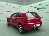 Usata Alfa Romeo 147 120 CV (88 kW) 2007 Rosso Utilitaria
