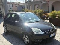 Usata Ford Fiesta Ghia 90 CV (66 kW) 2005 Utilitaria