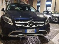 Usata Mercedes 200 131 CV (96 kW) 2018 Blu/azzurro SUV