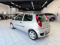 Usata Fiat Punto Dynamic 60 CV (44 kW) 2004 Beige Utilitaria