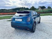Usata Fiat 600 La Prima 101 CV (74 kW) 2024 Verde mare d'italia (metalliza Berlina