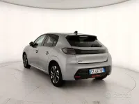 Usata Peugeot 208 Allure 101 CV (74 kW) 2025 Grigio Utilitaria