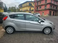 Usata Ford Fiesta 75 CV (55 kW) 2016 Grigio Utilitaria