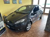Usata Ford Fiesta 92 CV (67 kW) 2011 Grigio Berlina