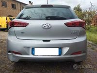 Usata Hyundai i20 Comfort 84 CV (61 kW) 2015 Grigio Berlina
