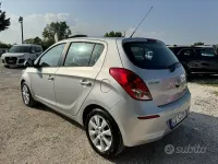 Usata Hyundai i20 Edition 75 CV (55 kW) 2013 Grigio Utilitaria