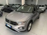 Usata VW T-Roc Life 116 CV (85 kW) 2023 Pyrit silver SUV