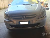 Usata Peugeot 307 CC 109 CV (80 kW) 2004 Grigio Cabrio