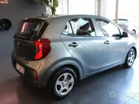 Usata Kia Picanto Urban 67 CV (49 kW) 2022 Grigio Utilitaria