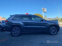 Usata Jeep Grand Cherokee Overland 250 CV (183 kW) 2017 Grigio SUV