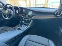 Usata Alfa Romeo Giulia 150 CV (110 kW) 2017 Argento Berlina