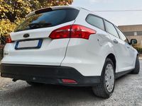 Usata Ford Focus 105 CV (77 kW) 2015 Bianco Station wagon
