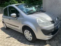 Usata Renault Modus Dynamique 75 CV (55 kW) 2009 Grigio Monovolume