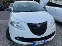 Usata Lancia Ypsilon 69 CV (50 kW) 2015 Bianco Utilitaria