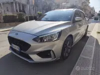 Usata Ford Focus ST-Line 120 CV (88 kW) 2019 Grigio Station wagon