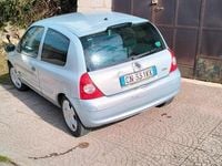 Usata Renault Clio II 75 CV (55 kW) 2004 Grigio Utilitaria